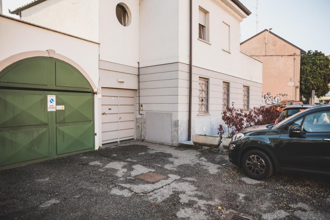 Grey House Pavia Con Box Privato Apartment Exterior photo